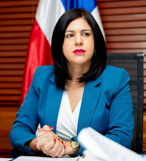 Senadora apoya políticas migratorias de Abinader