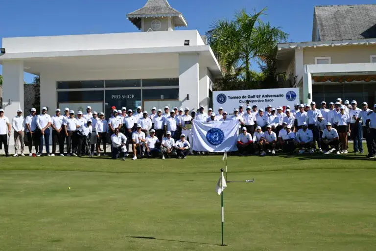 Parejas se coronan campeones en Torneo Golf Naco