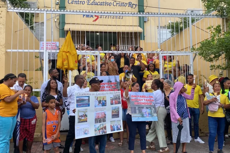 Comunidad exige concluir construcción de escuela en Cristo Rey
