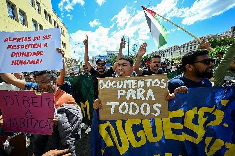 El auge de la extrema derecha en Portugal y su impacto en la migración brasileña