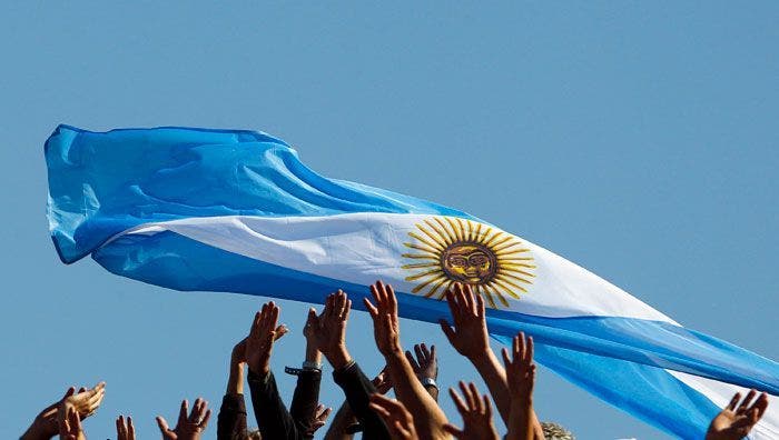 ¿Continúa retrocediendo el consenso democrático en la Argentina?