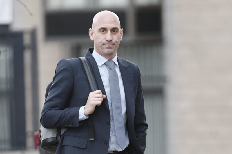 Confirman condena contra Luis Rubiales por el beso a Hermoso