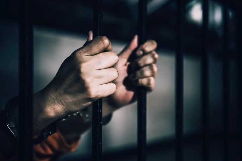 Condenan hombre a 20 años