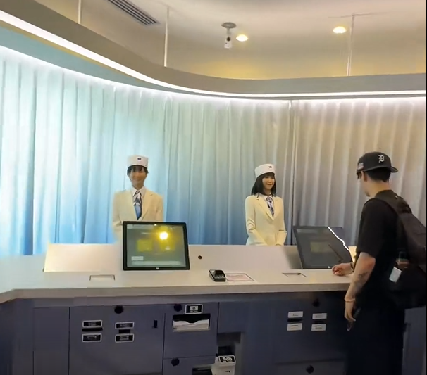Turista se lleva sorpresa en hotel atendido por robots Tokio