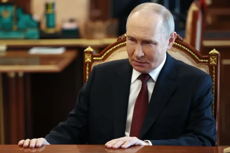 Ministro ruso de Transporte se suicida tras ser destituido por Putin