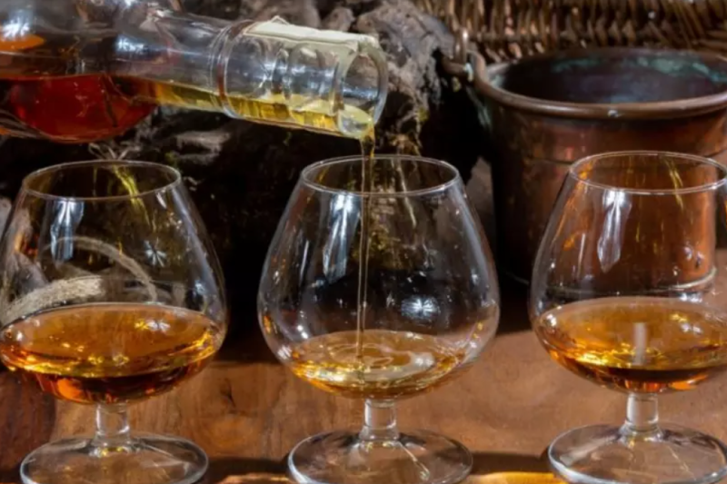 China anuncia un recargo sobre aguardientes europeos, incluidos algunos coñacs