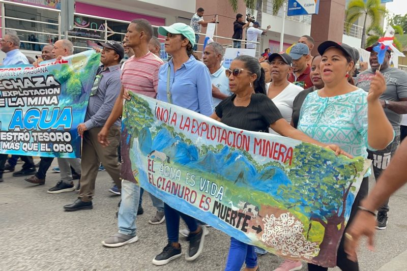 Residentes en San Juan de la Maguana protestan contra la explotación de oro