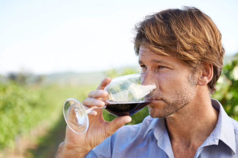 Descubrió que tenía cáncer tomando vino