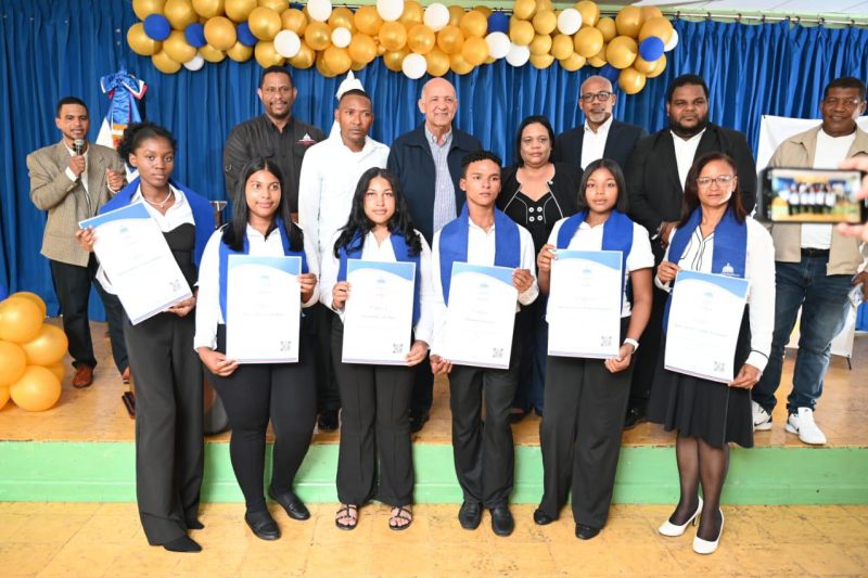 Jóvenes de Yamasá concluyen formación en ofimática con certificación del CTC