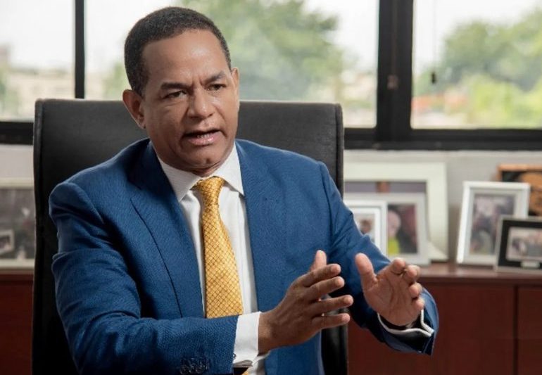 Julio César Valentín: «Carolina Mejía es un referente para RD y América Latina»