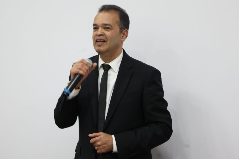Alex Bueno recibe nominación al Latin Grammy 2025 por “El más completo”