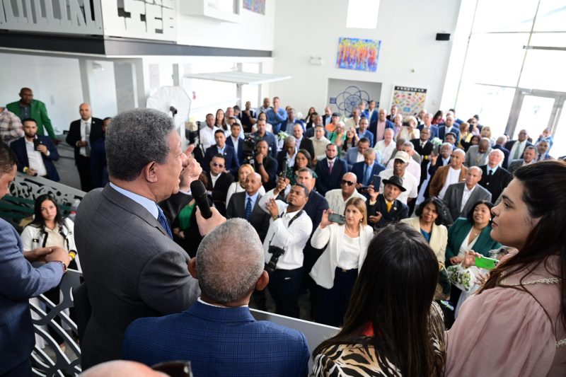 “Los hospitales están más enfermos que los pacientes”, Leonel