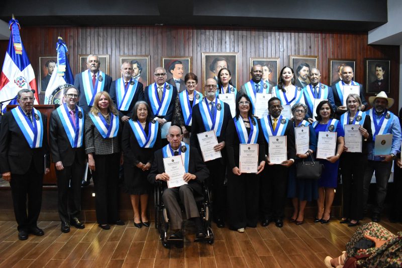 Instituto Duartiano juramenta a 23 nuevos miembros de honor en solemne ceremonia