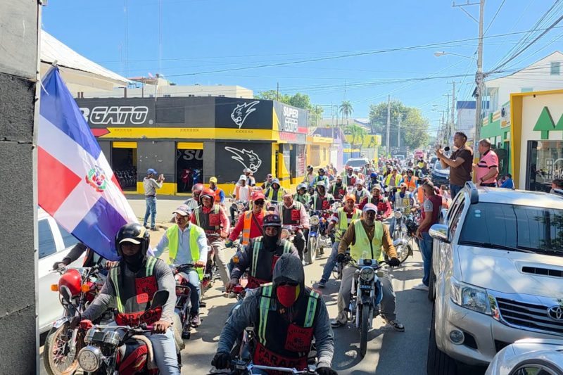 Motoconchos de Dajabón protestan contra presencia de conductores ilegales haitianos