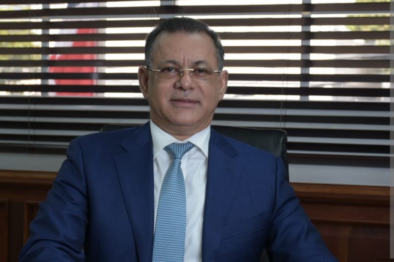 Gabriel Castro renuncia del PLD tras 30 años de militancia