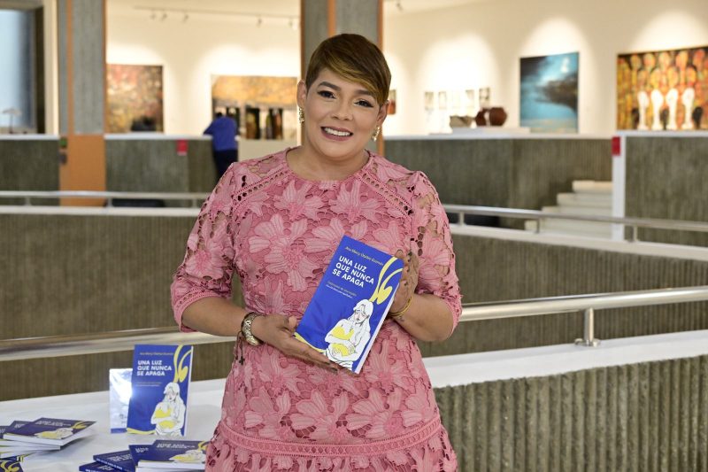Una luz que nunca se apaga! Ana Mercy Otáñez expone en las páginas de un libro el testimonio de una madre que comprendió que «el amor no muere con la ausencia»
