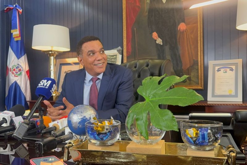 Senador Carlos Gómez anuncia Gran Jornada de Salud en Moca los días 1 y 2 de noviembre