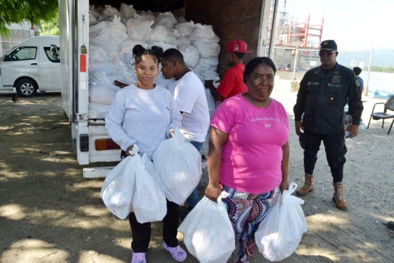 Karpowership apoya a familias de Azua afectadas por lluvias