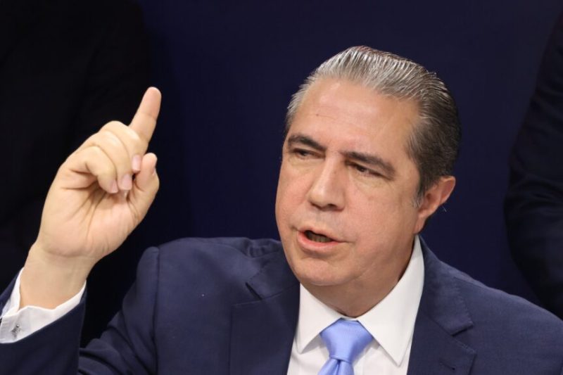 Francisco Javier García cuestiona versión del Gobierno sobre uso de préstamos para pagar deudas viejas
