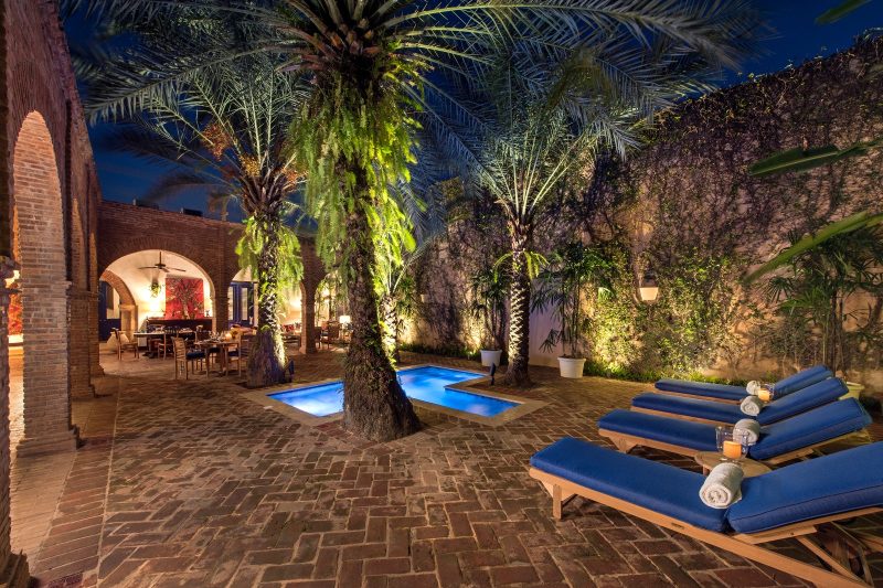 Hotel Casas del XVI celebra triunfo internacional con Michelin Key 2025 y World Travel Awards