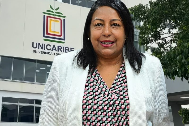 Decana Altagracia Tavárez celebra la apertura de histórica jornada de empleos en Unicaribe