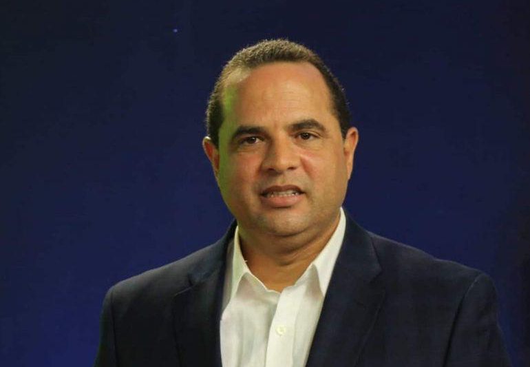 Manuel Crespo afirma que crisis económica ha impulsado la salida de más de 1.5 millones de dominicanos