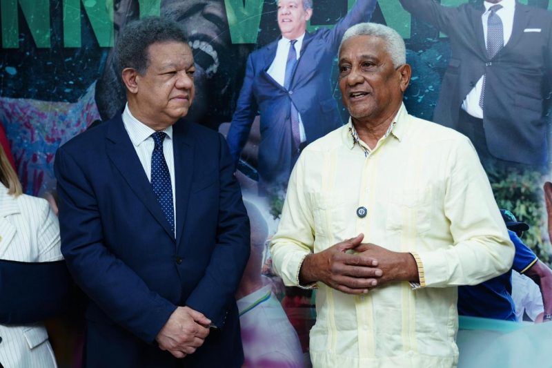 Dirigente del PRM se juramenta en la Fuerza del Pueblo