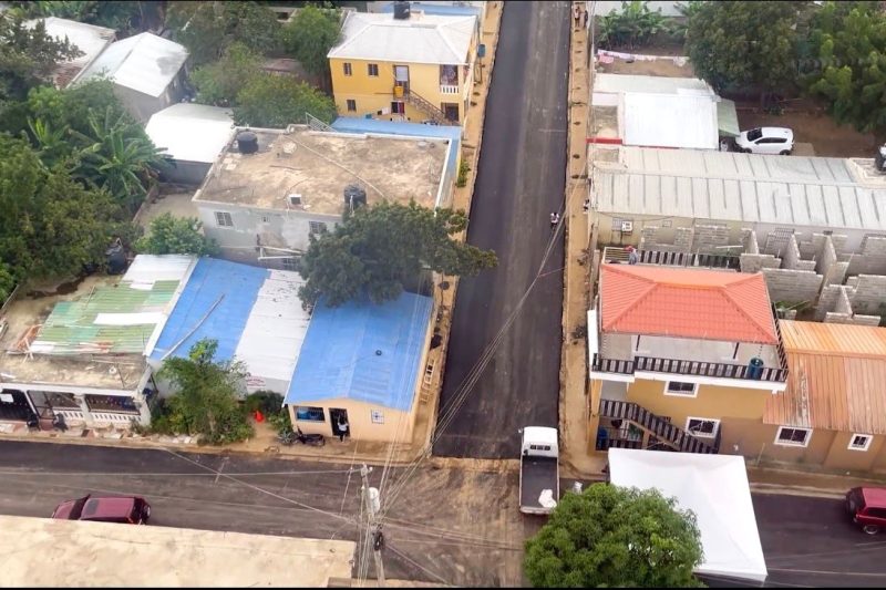 MOPC reconstruye calles en Los Solares de Bella Vista con inversión de RD$125 millones