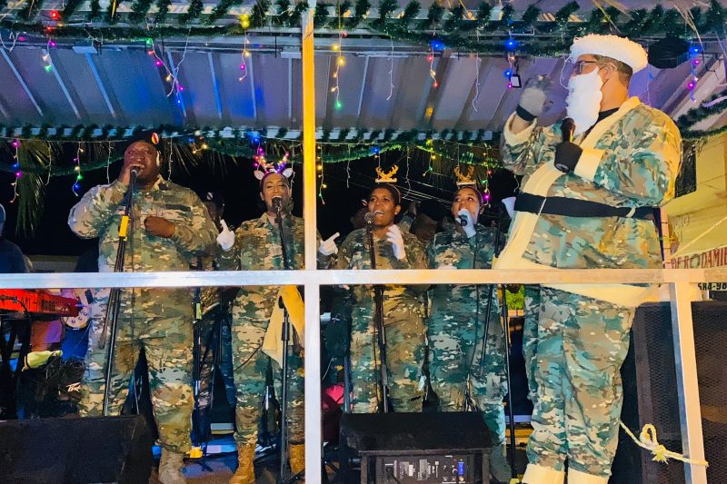 Tercera Brigada del ERD lleva alegría navideña a sectores de San Juan de la Maguana