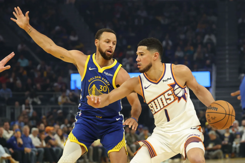 Warriors dominan a los Suns con una contundente victoria: ¿Cómo quedaron?