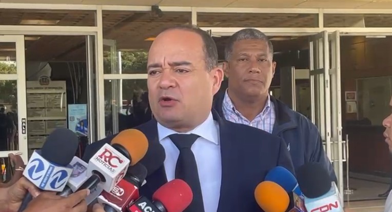 Surún Hernández advierte que designación de Antoliano Peralta como ministro de Justicia podría favorecer impunidad en caso SeNaSa