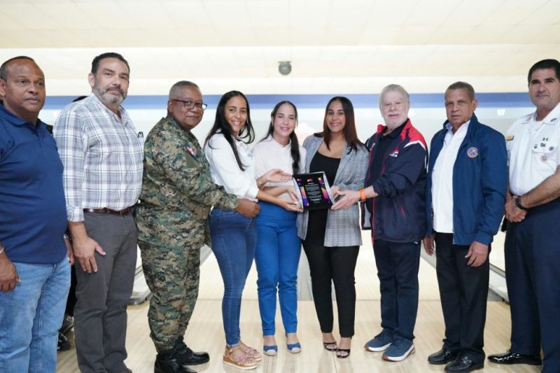 Resaltan trayectoria de Carlos Alonzo en el boliche