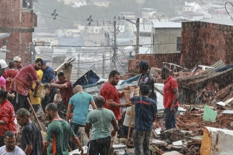Mueren 28 en un fuerte temporal en estado Brasil