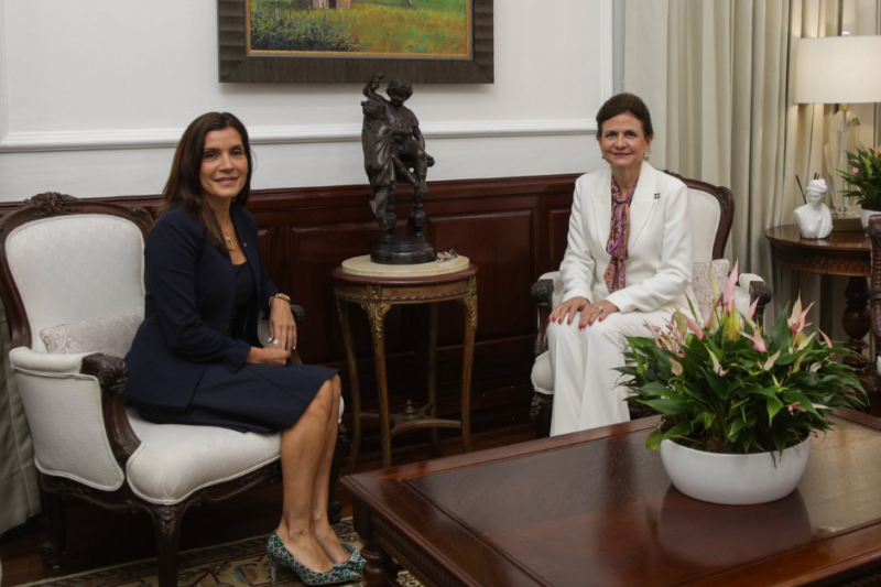 Vicepresidenta Raquel Peña sostiene encuentro con embajadora de Estados Unidos en RD