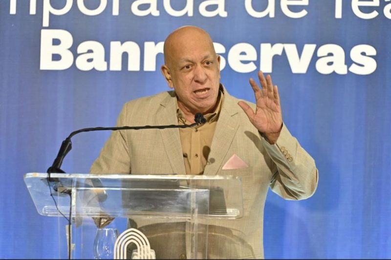 Geovanny Cruz agradeció dedicatoria de V Temporada Teatral Banreservas Ensegundos República Dominicana