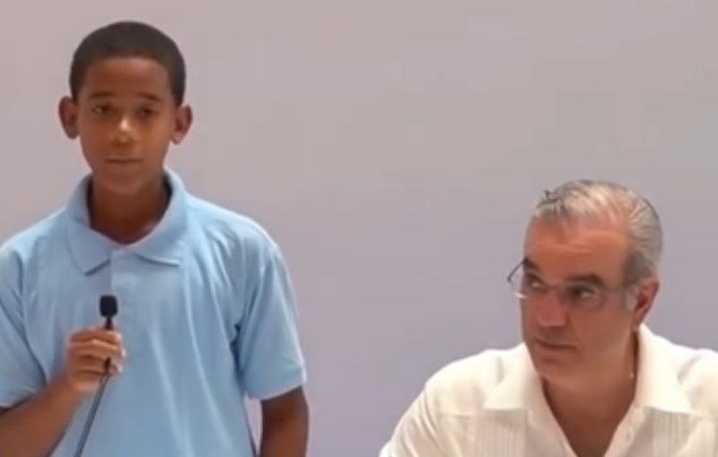 Estudiante que sorprendió a Abinader será presentador en “Pequeños Grandes Talentos” Ensegundos República Dominicana