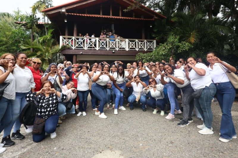 Carolina Mejía recibe masivo respaldo de las mujeres en las estructuras del PRM