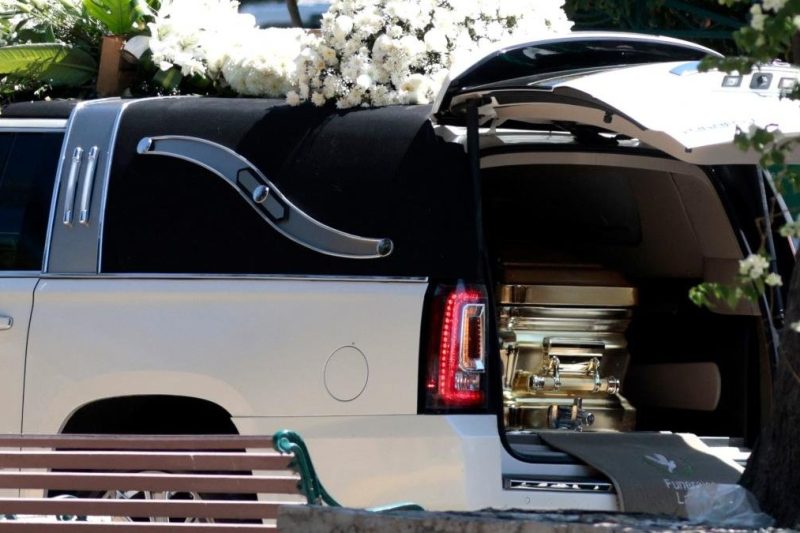 la parafernalia del entierro de El Mencho