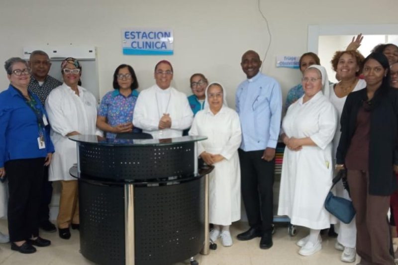 Obispo pone en funcionamiento nueva emergencia del hospital católico Sagrado Corazón de Jesús en SPM