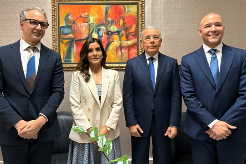 Danilo y embajadora de EEUU abordan situación nacional