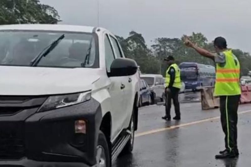 El error más común al manejar bajo lluvia que puede salir muy caro