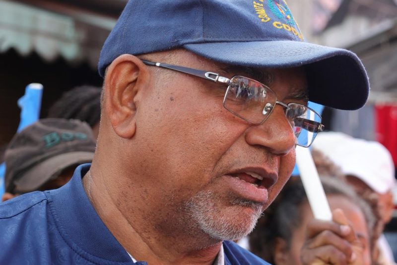 Buhoneros denuncian desalojos por la Alcaldía