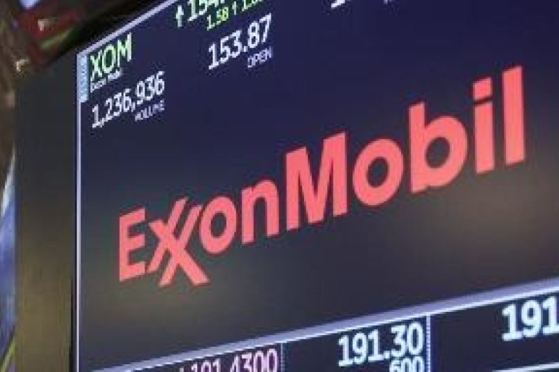 El petróleo de Texas cierró ayer en US 99.08, el oro cae 0.77%