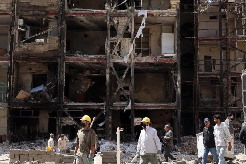 EEUU mantiene bloqueo Ormuz; Irán iría a diálogo