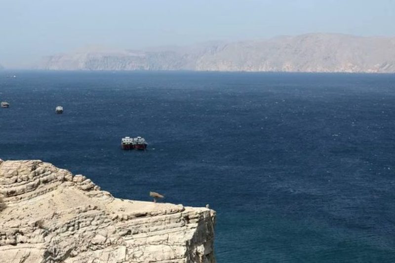Irán reimpone control estricto en el estrecho de Ormuz tras bloqueo de Estados Unidos