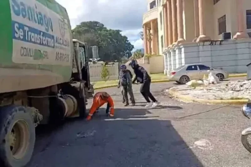 Empresa a la que pertenecía chofer del camión ultimado en Santiago condena acción de motoconchistas