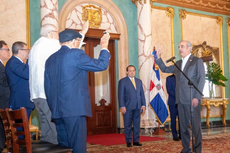 Abinader juramenta comisión para puesta en funcionamiento del Museo Histórico de Gesta de Abril