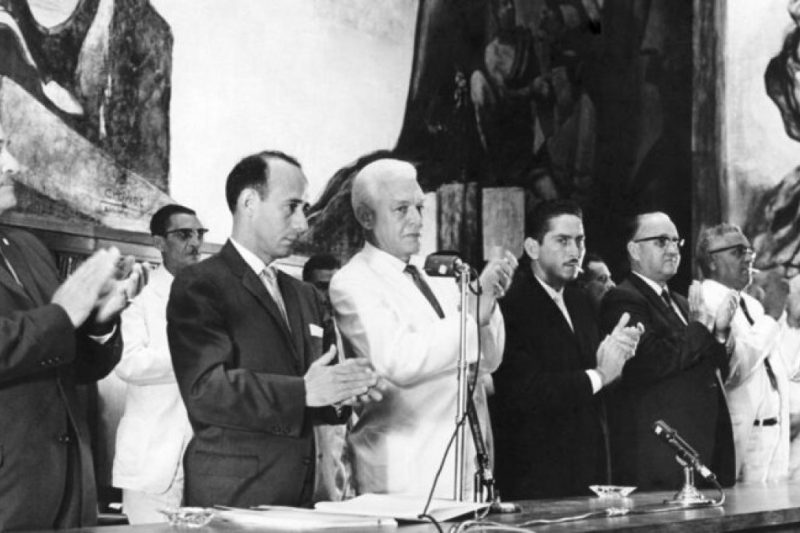 Así fue la Constitución liberal que promulgó Juan Bosch