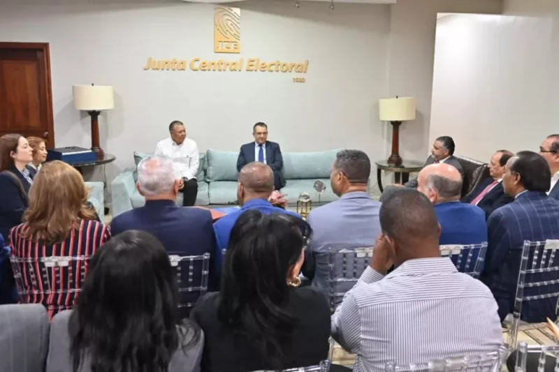 Partidos de oposición se plantan en la JCE contra recorte de fondos que propuso el Gobierno