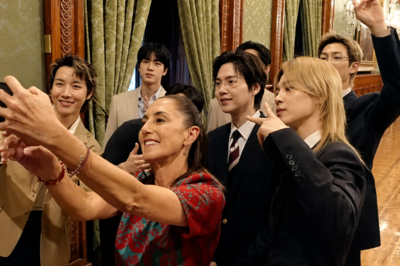 Claudia Sheinbaum recibe a BTS en Ciudad de México